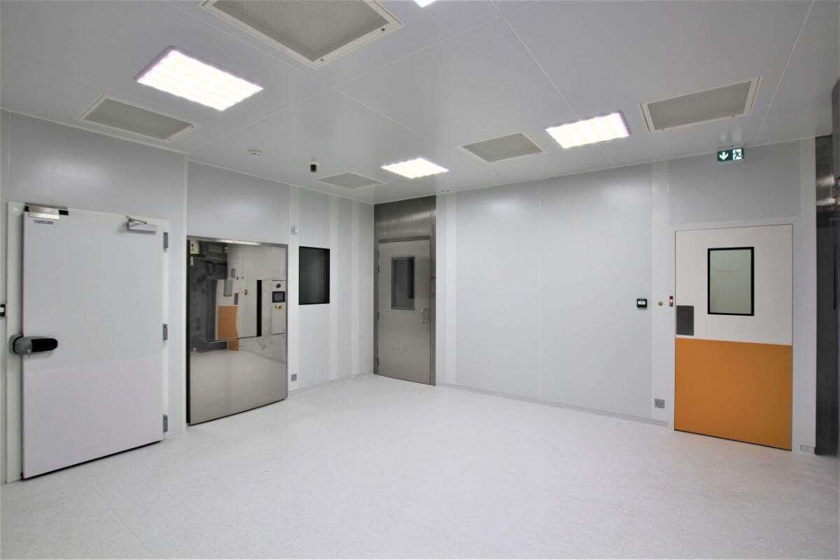 clean room panel 8 clean room panel 8